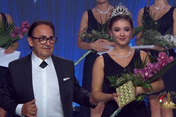 magyarok-vilagszepe-finale-dijatado-134024B685-C4E5-2DA1-8BA0-ADBB496EFB9D.jpg