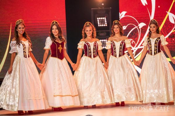 magyarok-vilagszepe-finale-nyito-1FE4988A8-C61A-12D5-A50B-5C5A57380505.jpg