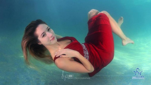 MissScubablikk 01